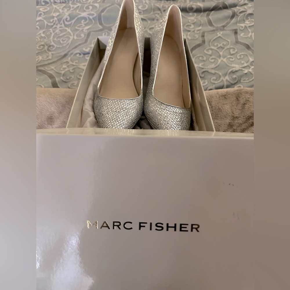 Marc Fisher kitten heels